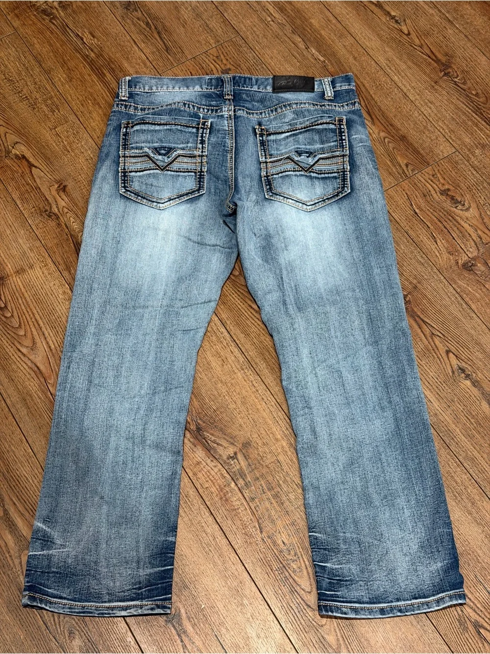 Classic Men's Light Blue Straight-Leg Jeans